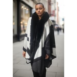 Coco + Carmen Fur Trimmed White Black and Gray Geometric Poncho Wrap